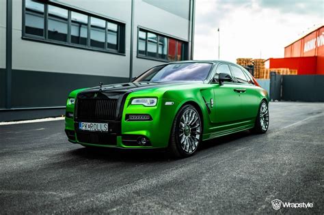 dark green rolls royce.